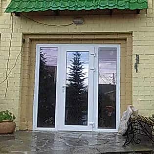 Пластиковые двери